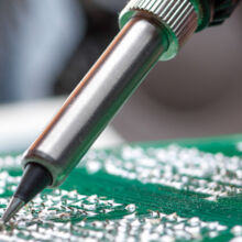 15651-elektronik_shutterstock_404004631