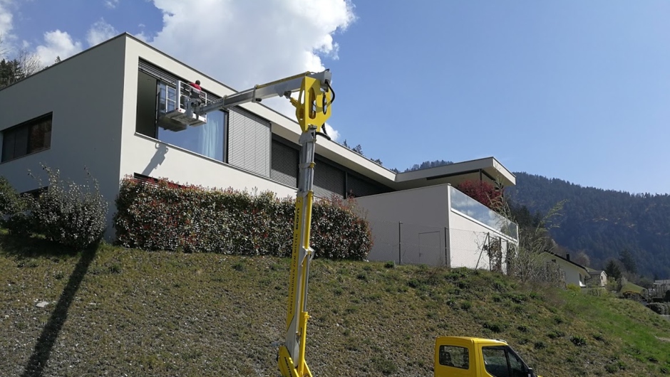 Montage mit Arbeitsbühne Montage mit Arbeitsbühne